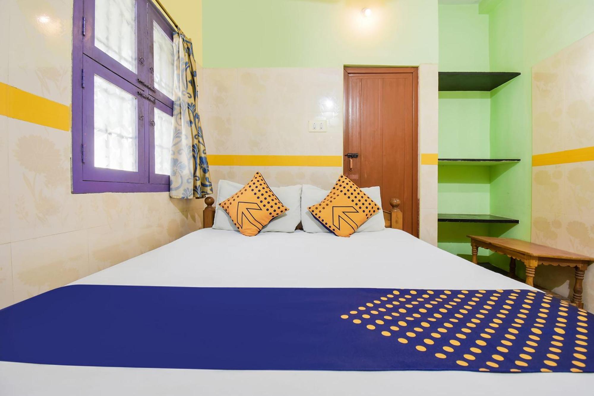 Hotel O K.S.Lodge Tribhuvanam 외부 사진
