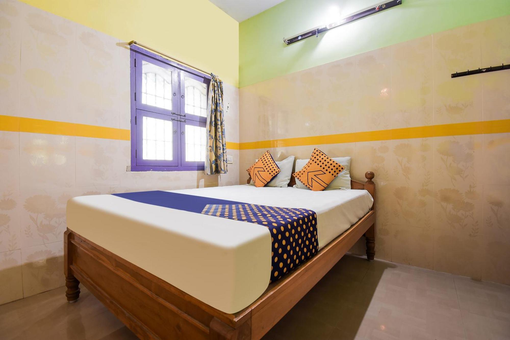 Hotel O K.S.Lodge Tribhuvanam 외부 사진